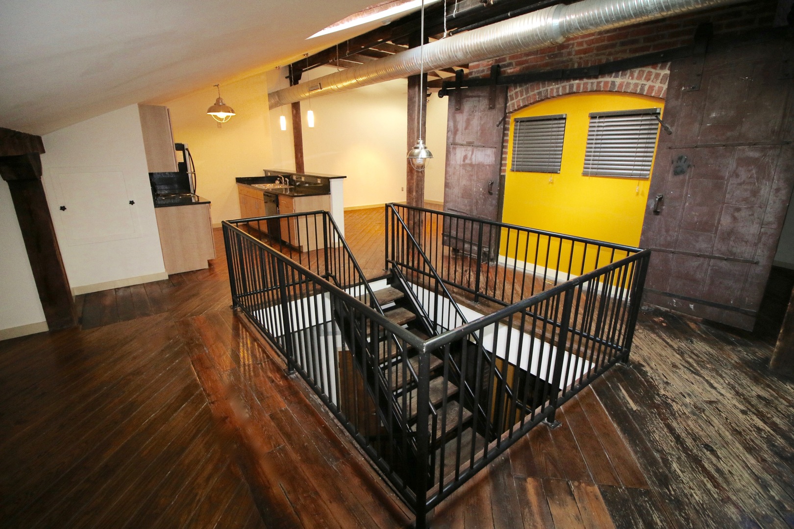 Richmond Apartment: 203 Hull Street