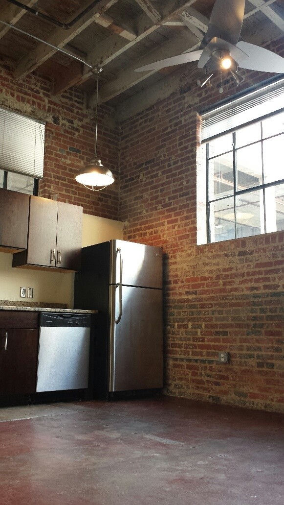 Richmond Apartment: 203 Hull Street