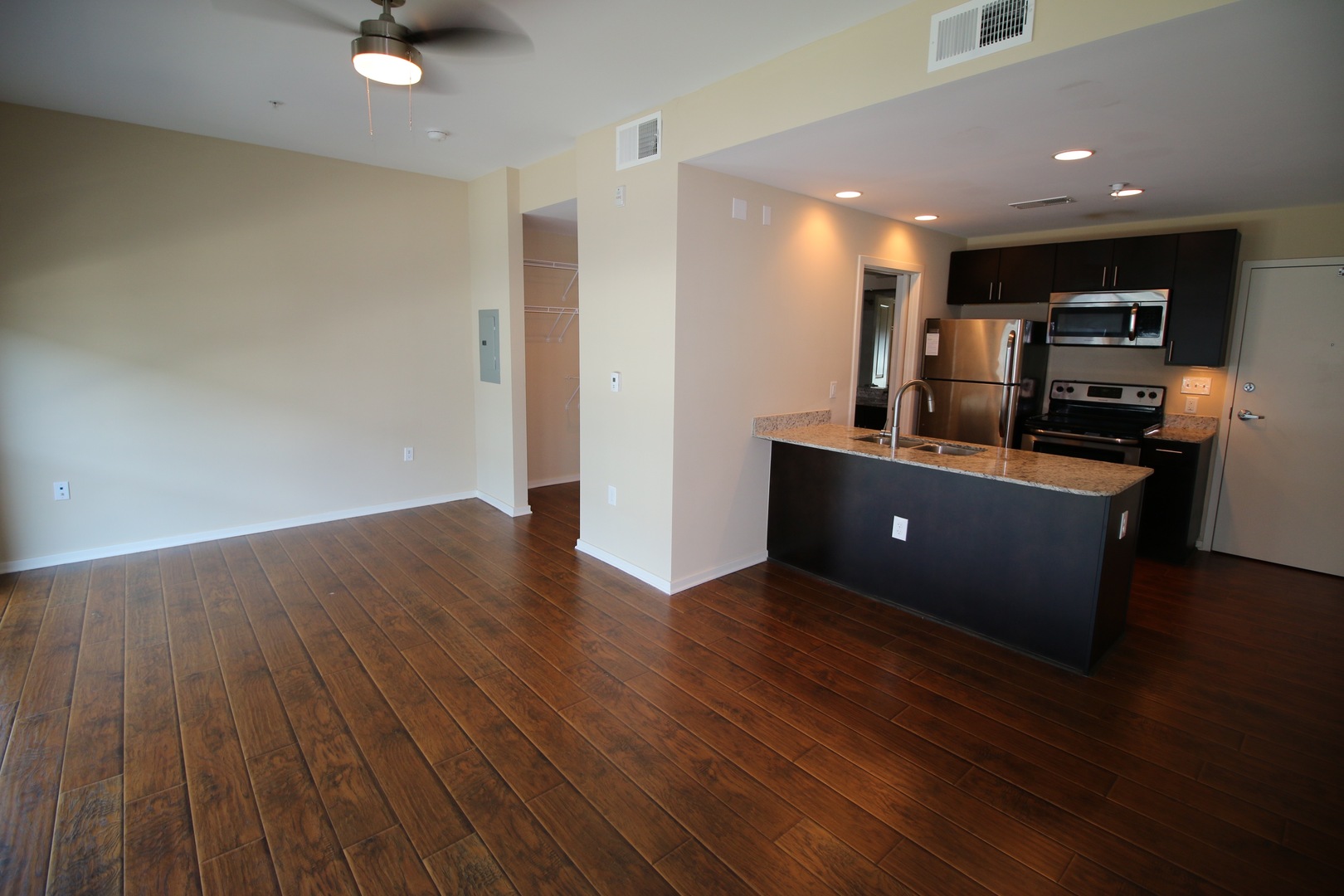 Richmond Apartment: 500 Hull Street