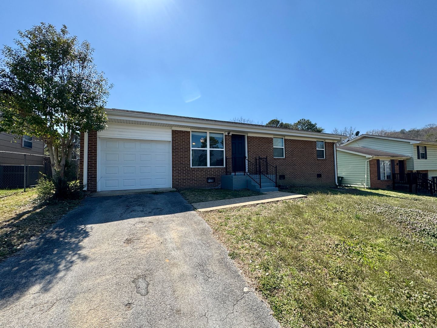 Chattanooga House: 1412 Carousel Rd.