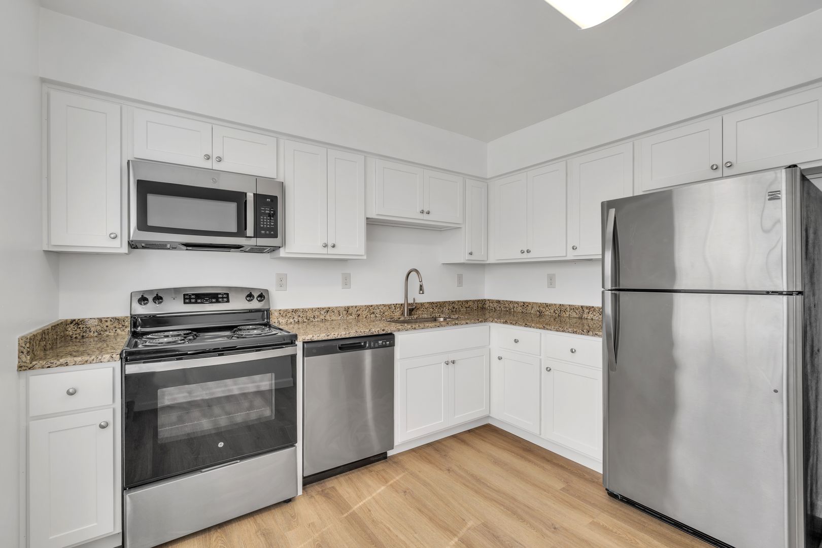 Virginia Beach Apartment: 524 Aylesbury Drive