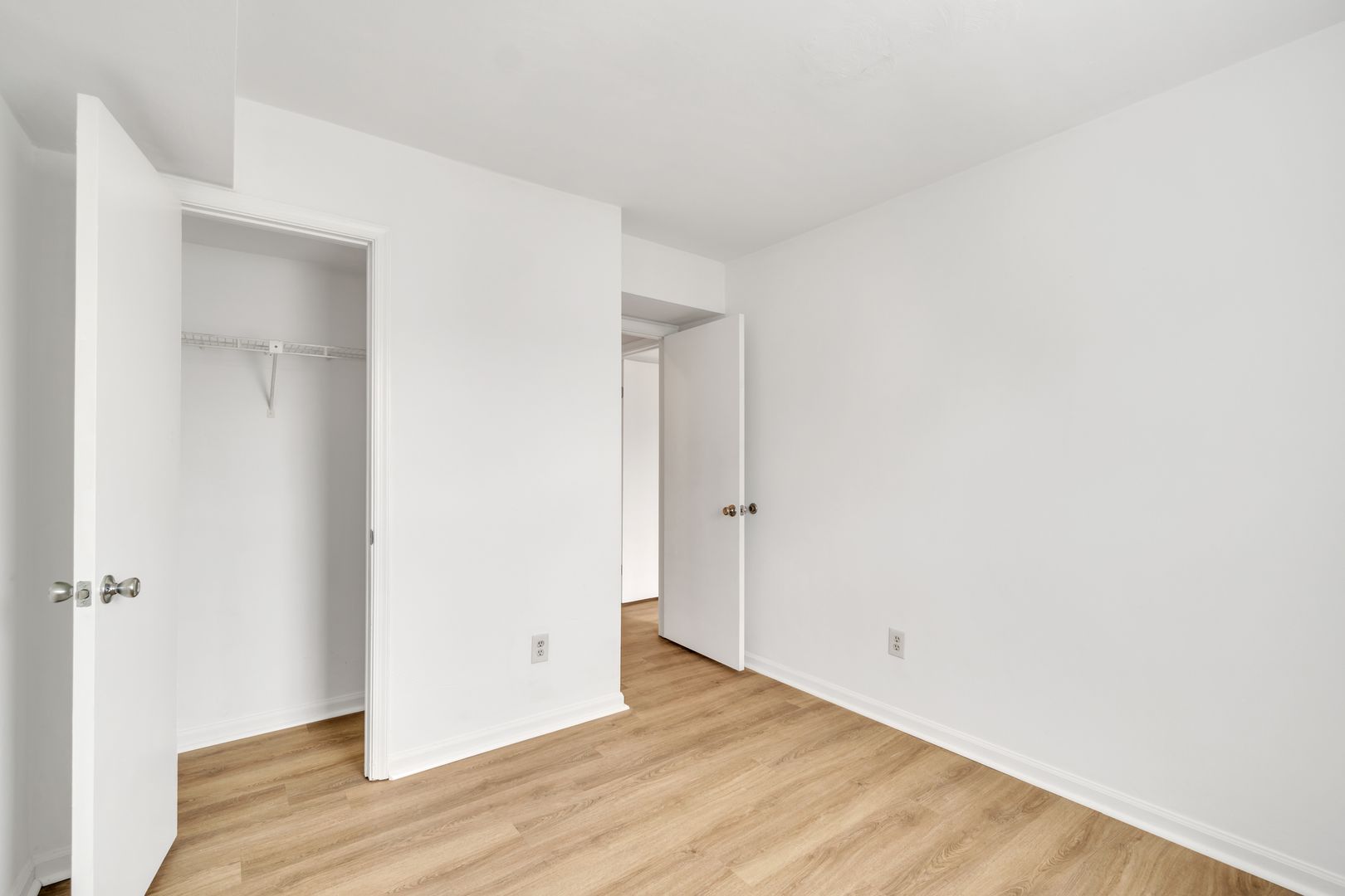 Virginia Beach Apartment: 524 Aylesbury Drive