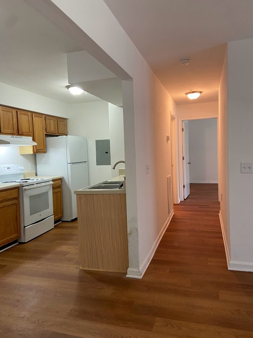 Chesapeake Apartment: 420 Acorn Grove Lane