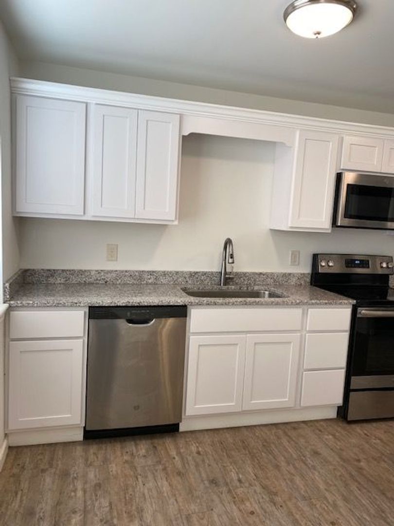 Norfolk Apartment: 9611 Morwin Street
