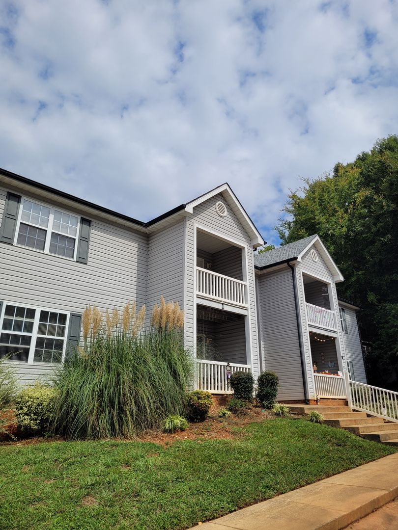 Asheboro Apartment: 1901 North Fayetteville Street