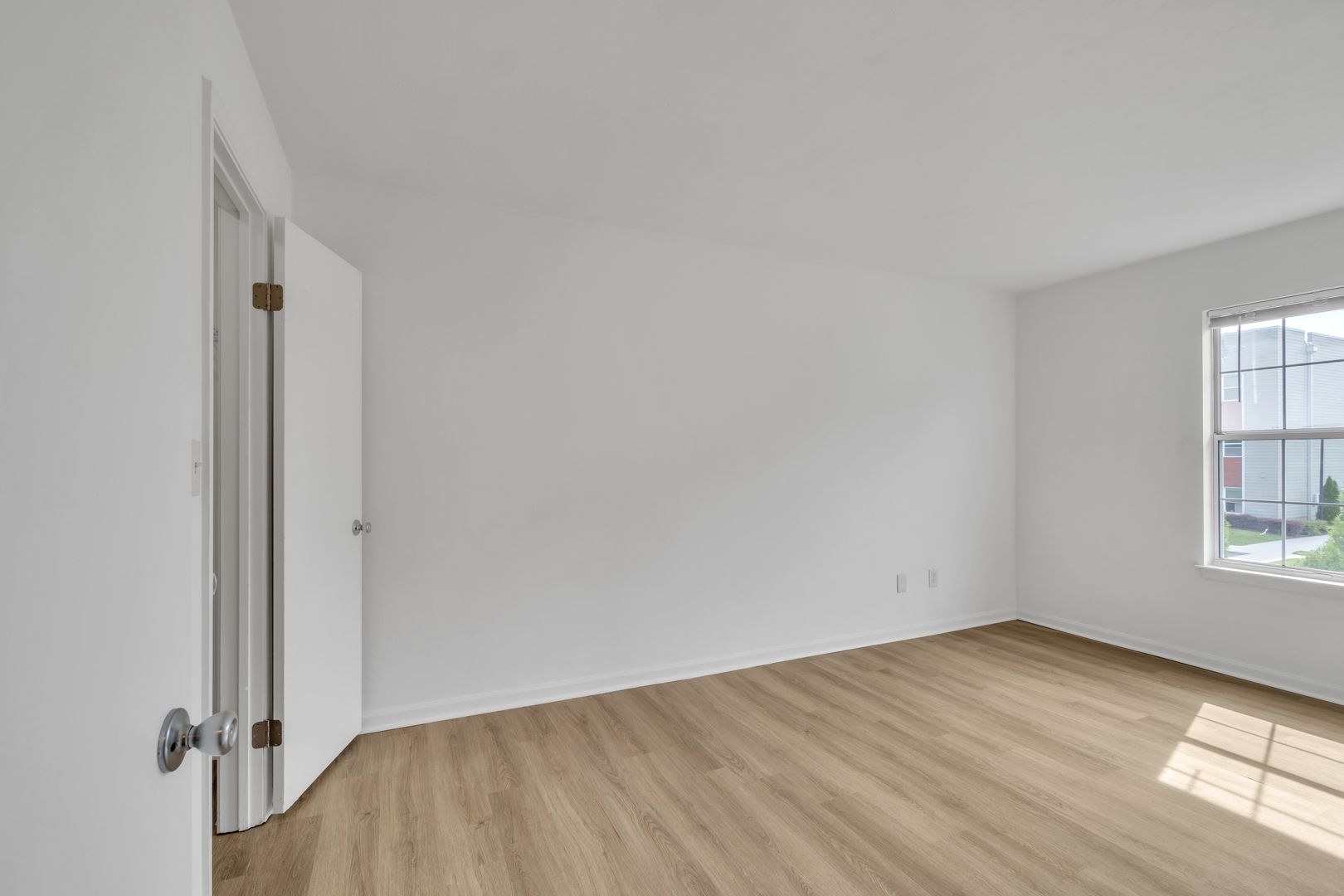 Virginia Beach Apartment: 524 Aylesbury Drive