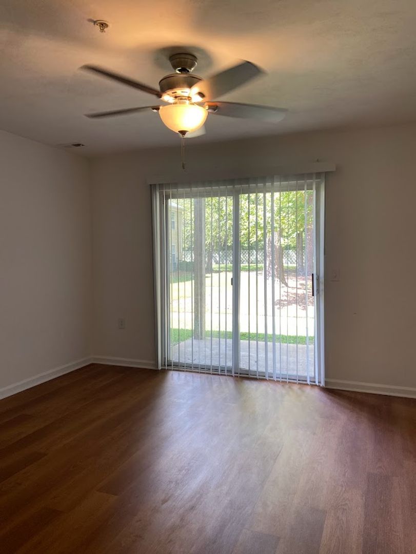 Chesapeake Apartment: 420 Acorn Grove Lane