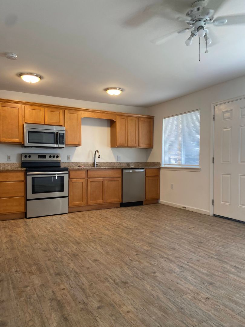 Norfolk Apartment: 9611 Morwin Street