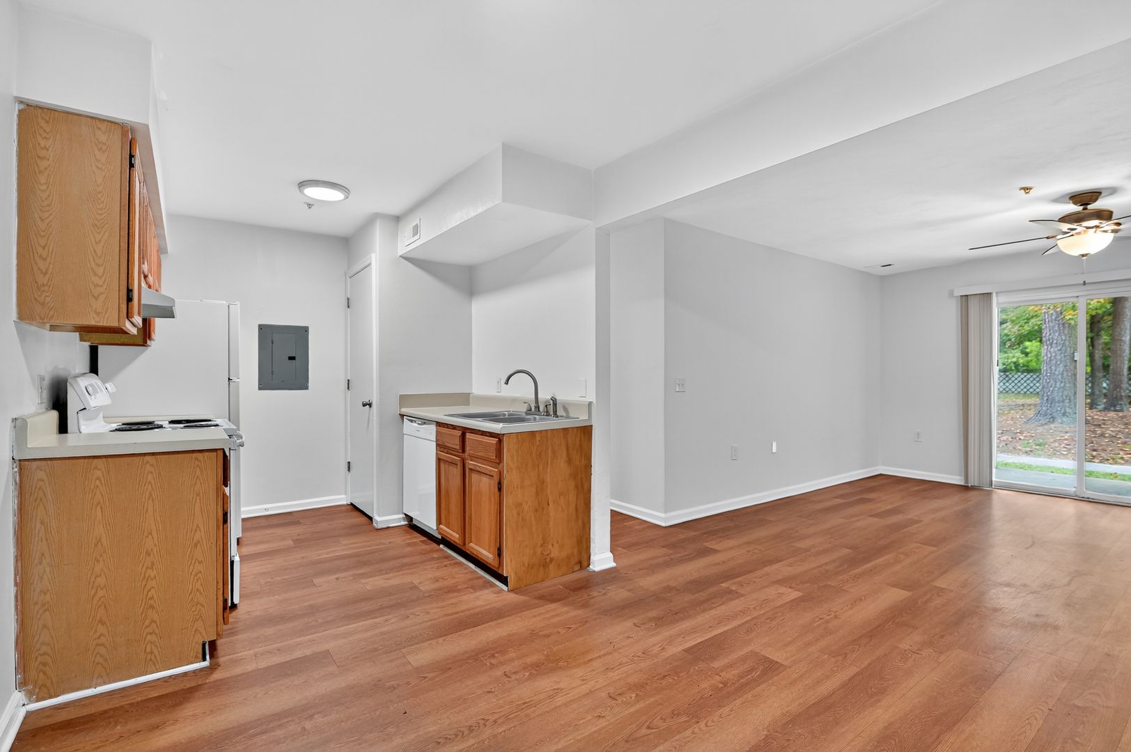 Chesapeake Apartment: 420 Acorn Grove Lane