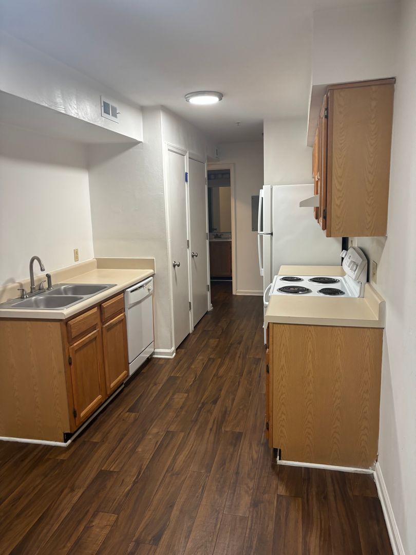 Chesapeake Apartment: 420 Acorn Grove Lane