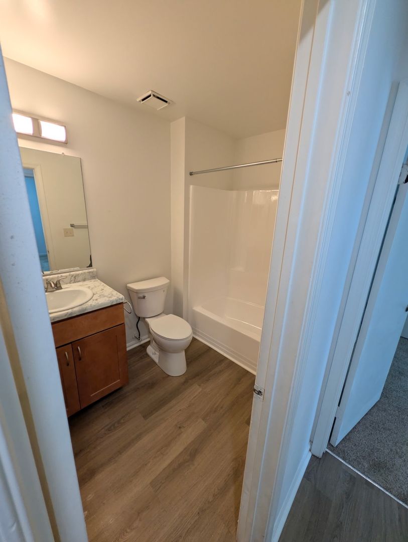 Virginia Beach Apartment: 524 Aylesbury Drive