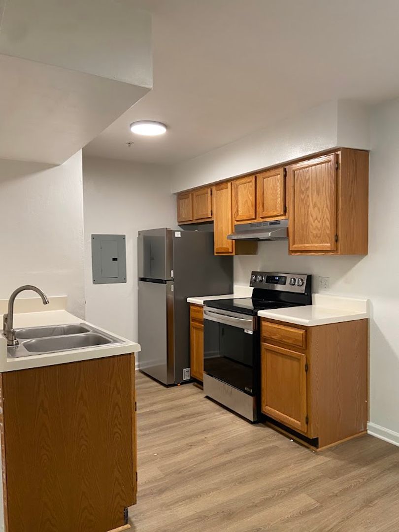 Chesapeake Apartment: 420 Acorn Grove Lane