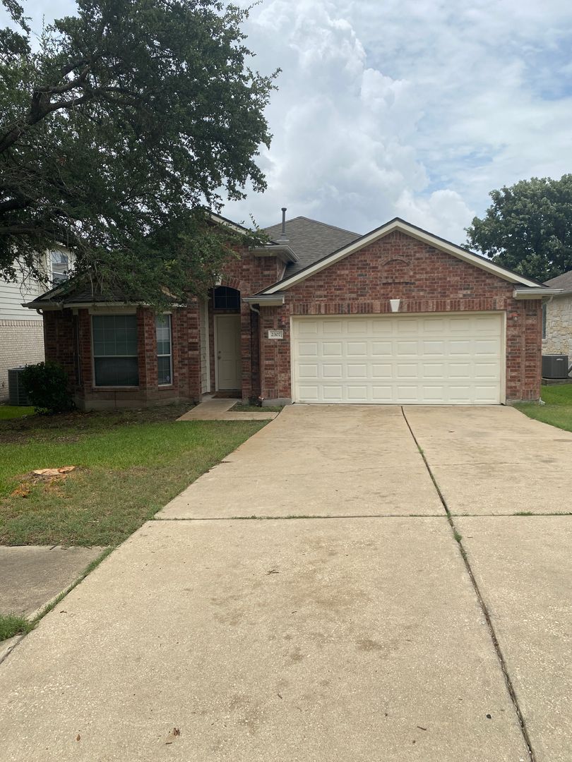 Round Rock House: 2307 Paradise Ridge Drive
