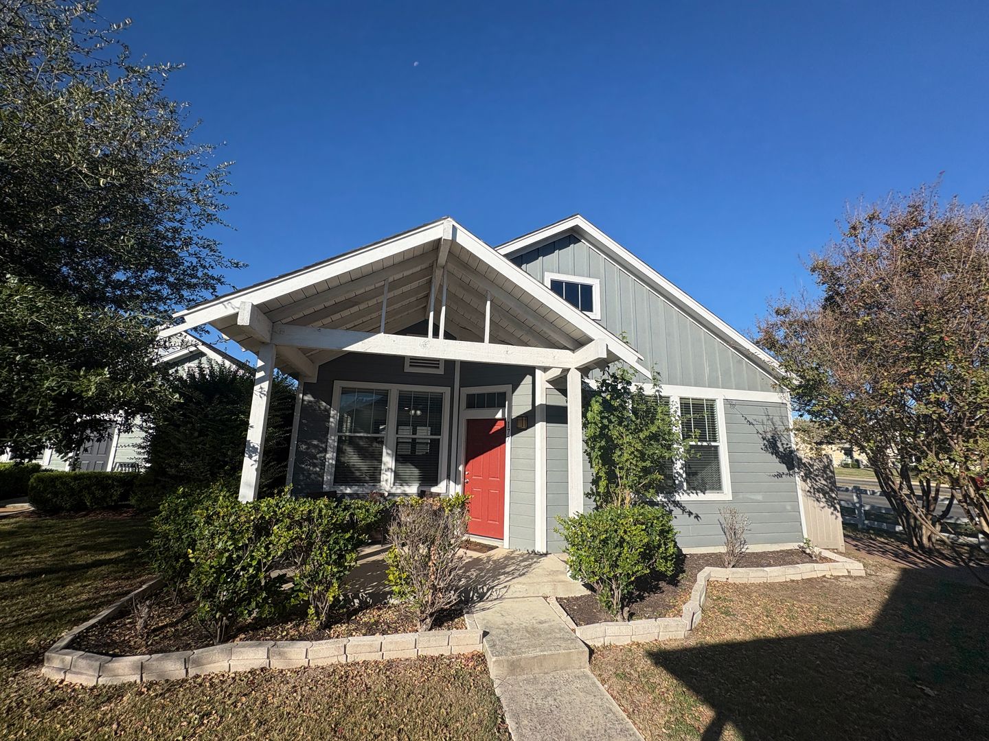 Kyle House: 177 Grace St