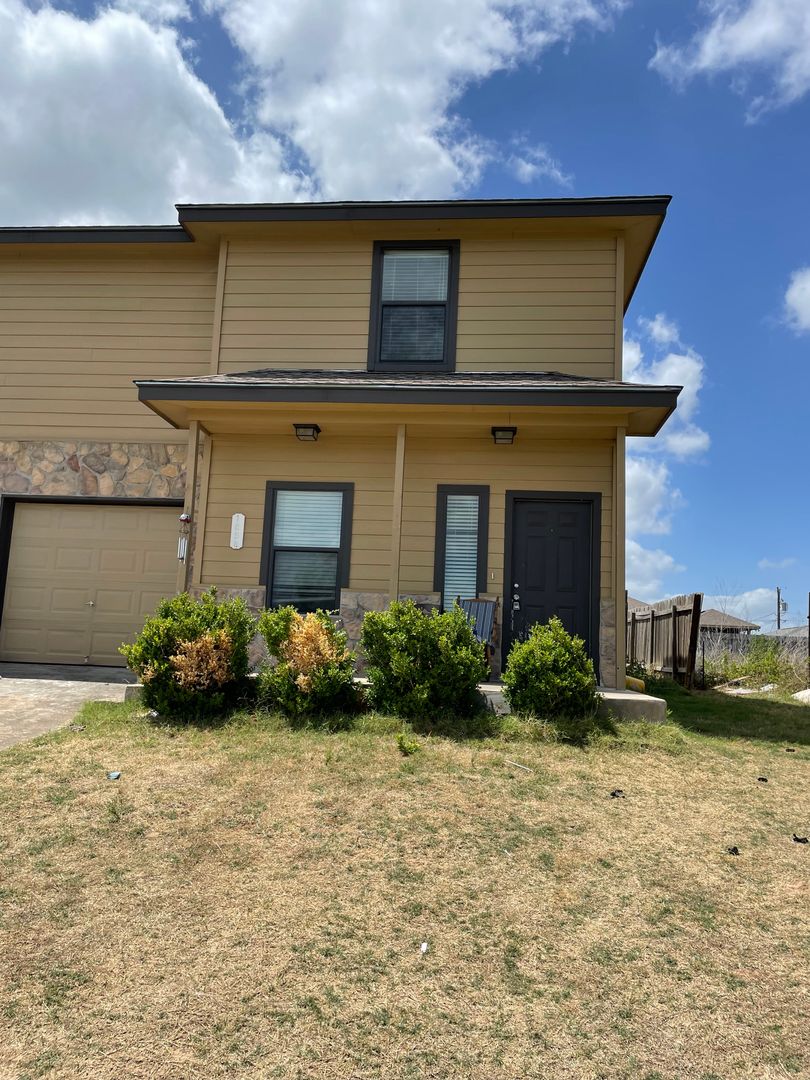 Bastrop Apartment: 105 Homonu Court