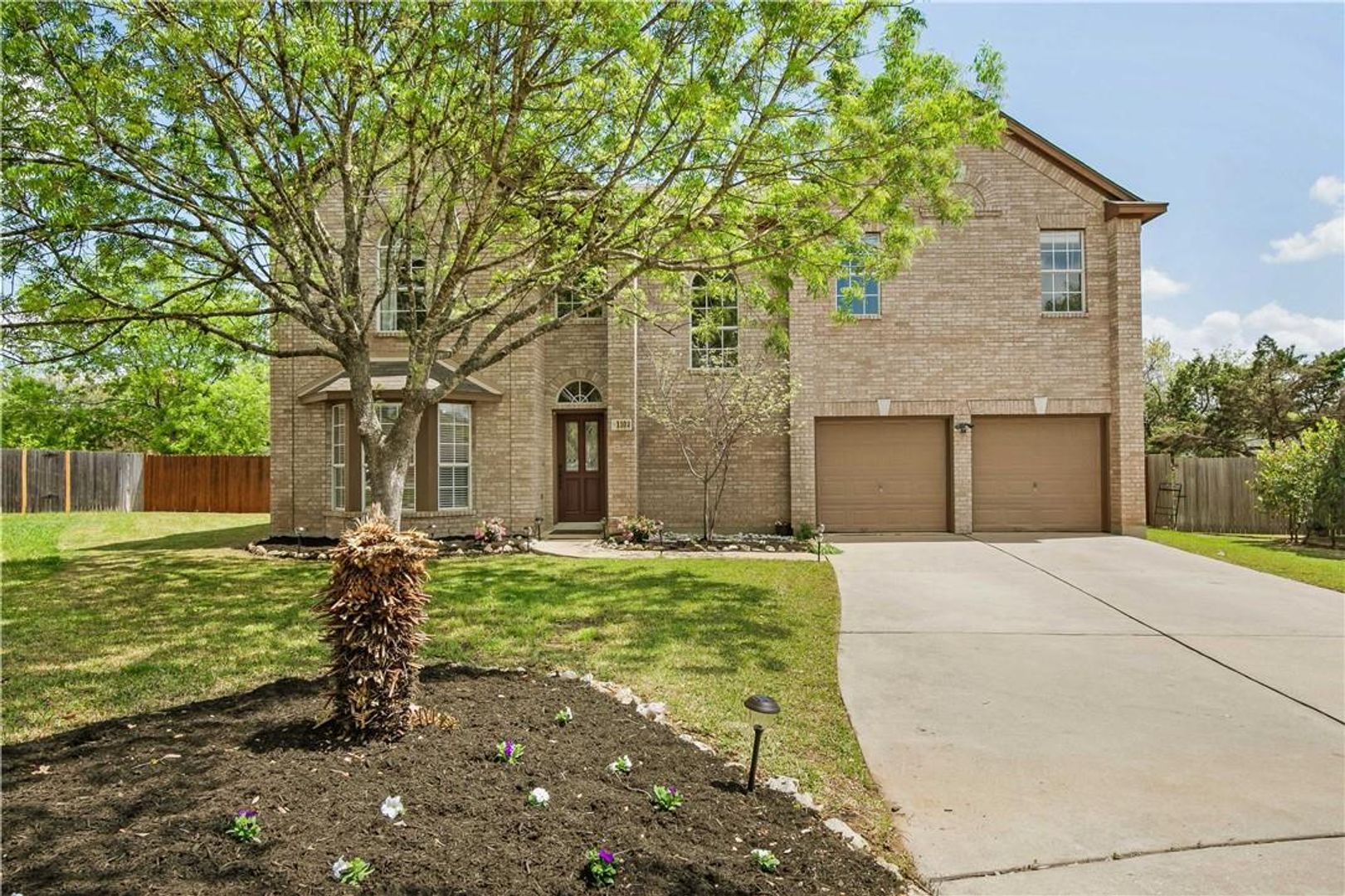 Cedar Park House: 1102 Deer Horn Cove