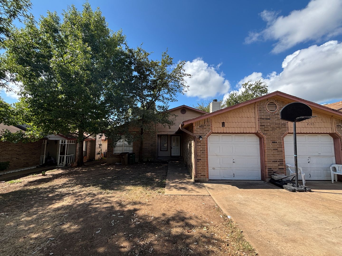 Austin Apartment: 2105 A Courtney St.