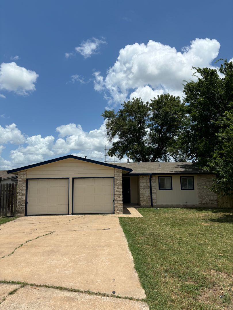 Austin House: 5905 Cherry Loop