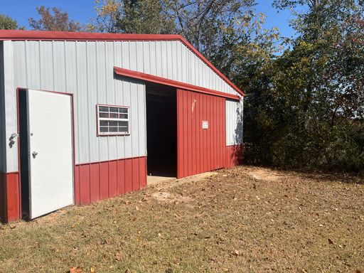 20156 S 530 Rd - Storage Building