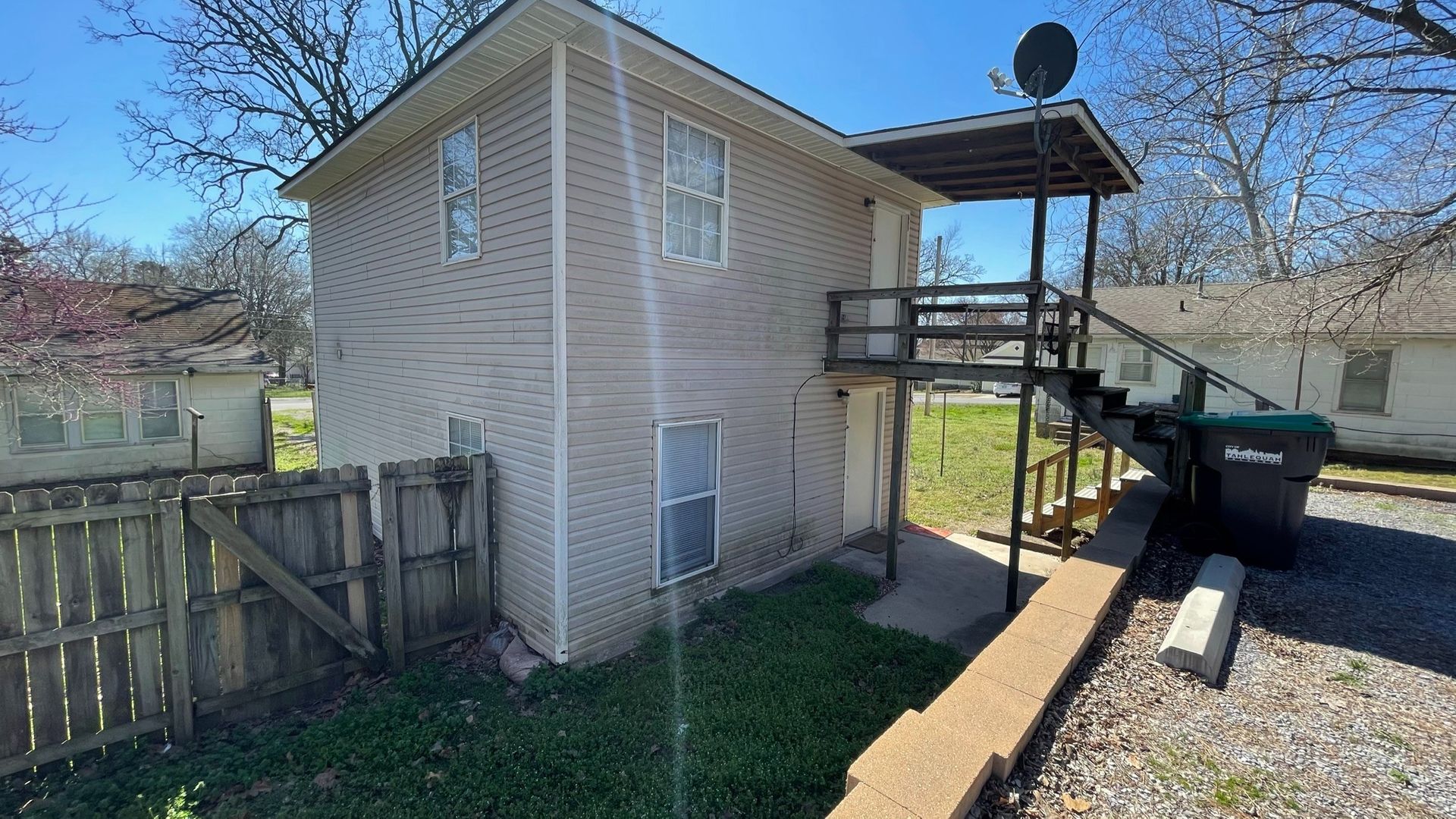 Tahlequah Apartment: 703 Goingsnake St