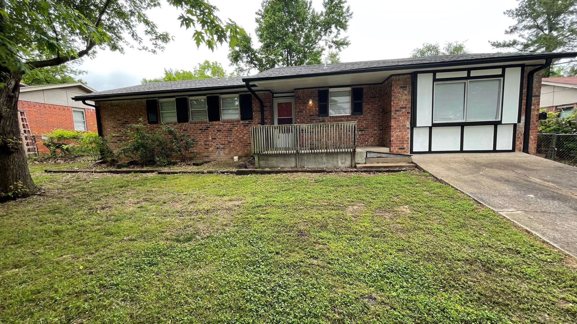 Tahlequah House: 311 Dogwood Dr