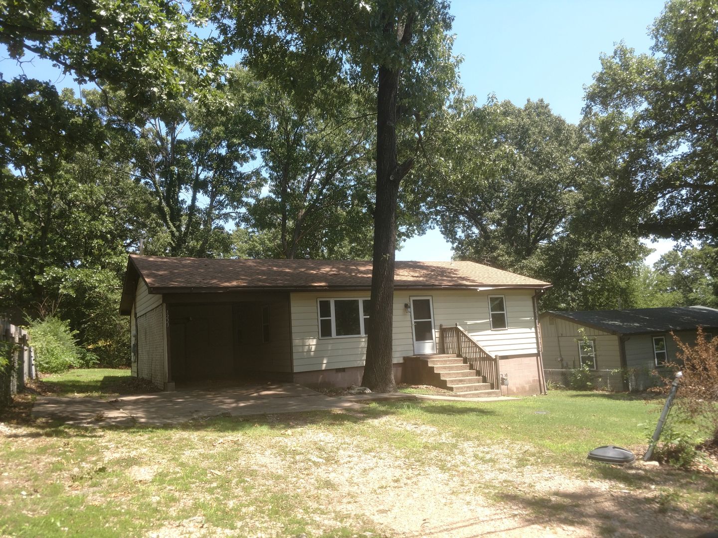 Tahlequah House: 1223 Roosevelt Ave
