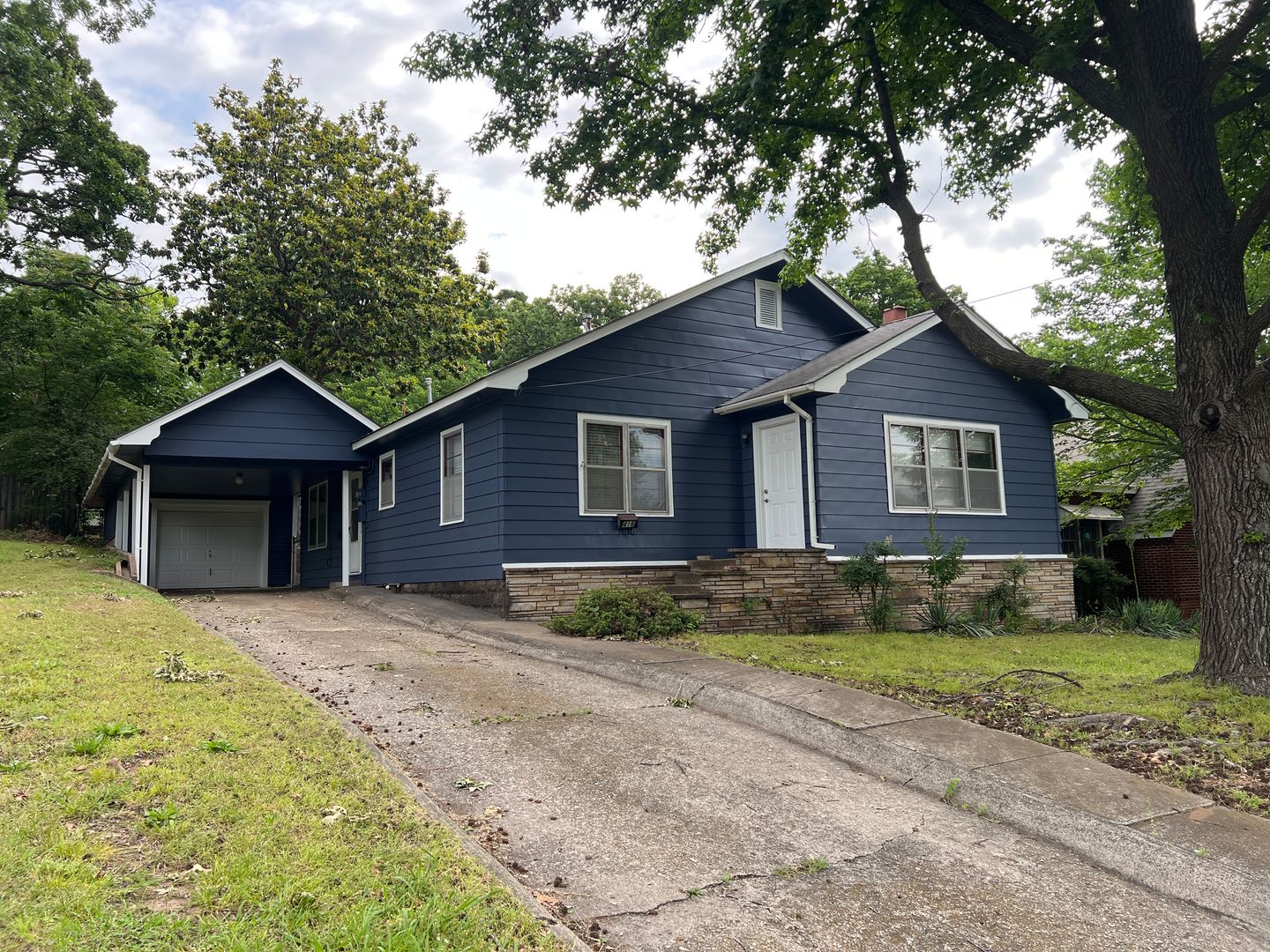 Tahlequah House: 416 W Shawnee Ave