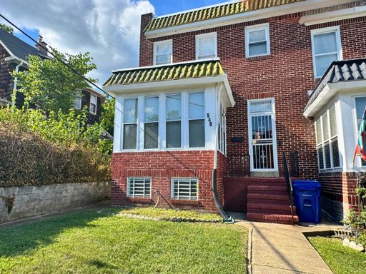 Charming and Spacious 4BR, 2BA Townhouse