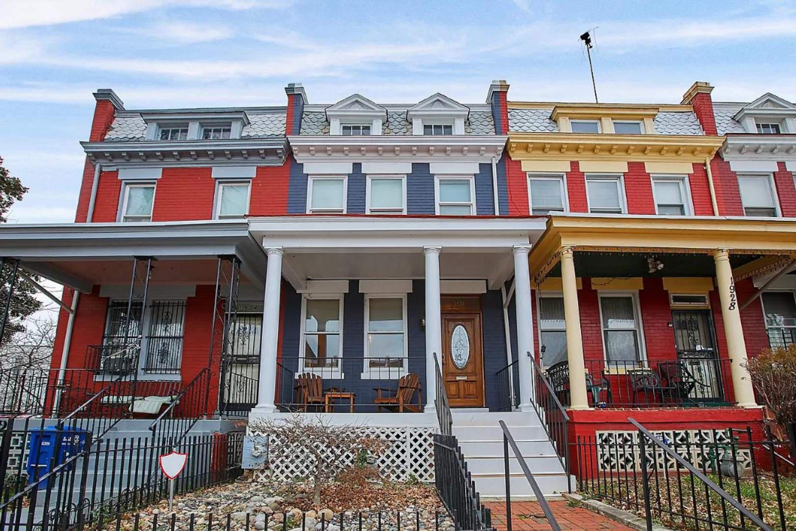 Washington House: 1926 2nd St. NW