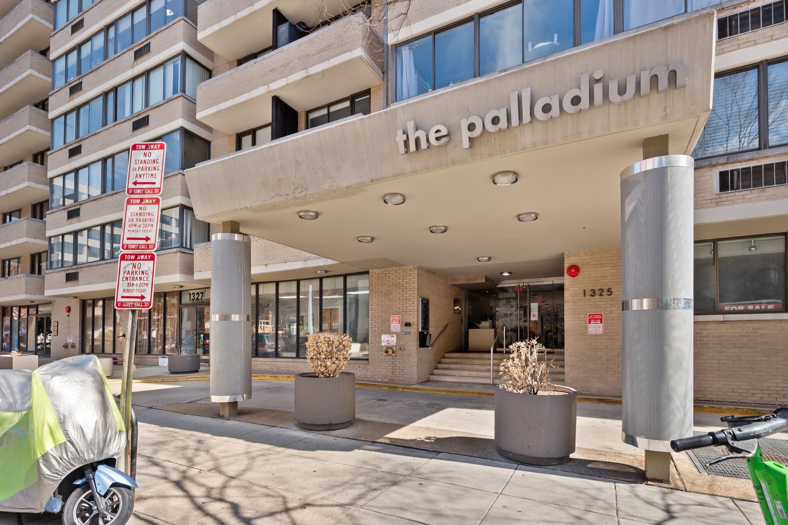 Washington House: 1325 18th St. NW #706