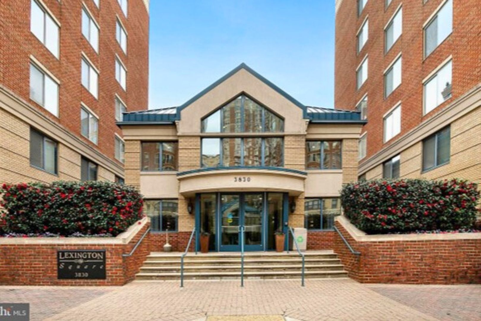 Arlington Condo: 3830 N. 9th St. #208W