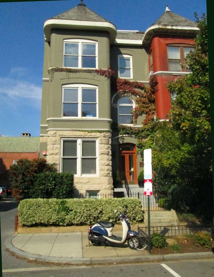 Washington House: 1529 Q St. NW #1