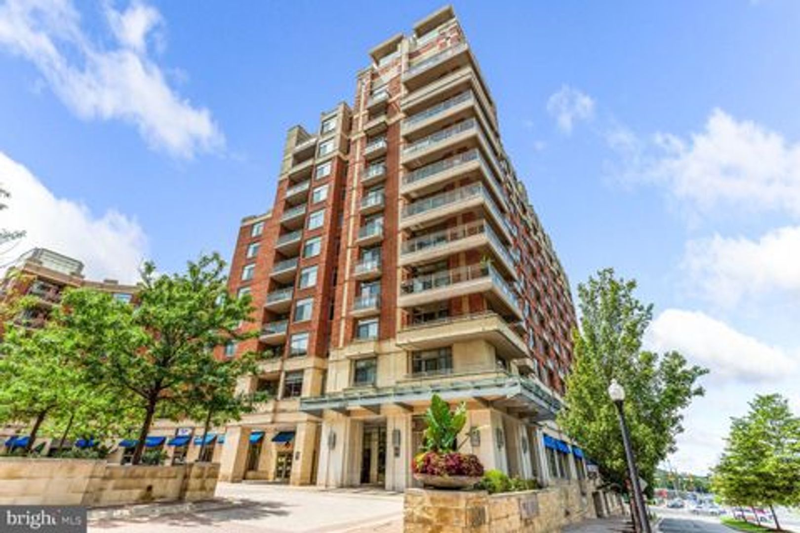 Arlington Condo: 3650 S. Glebe Rd. #451