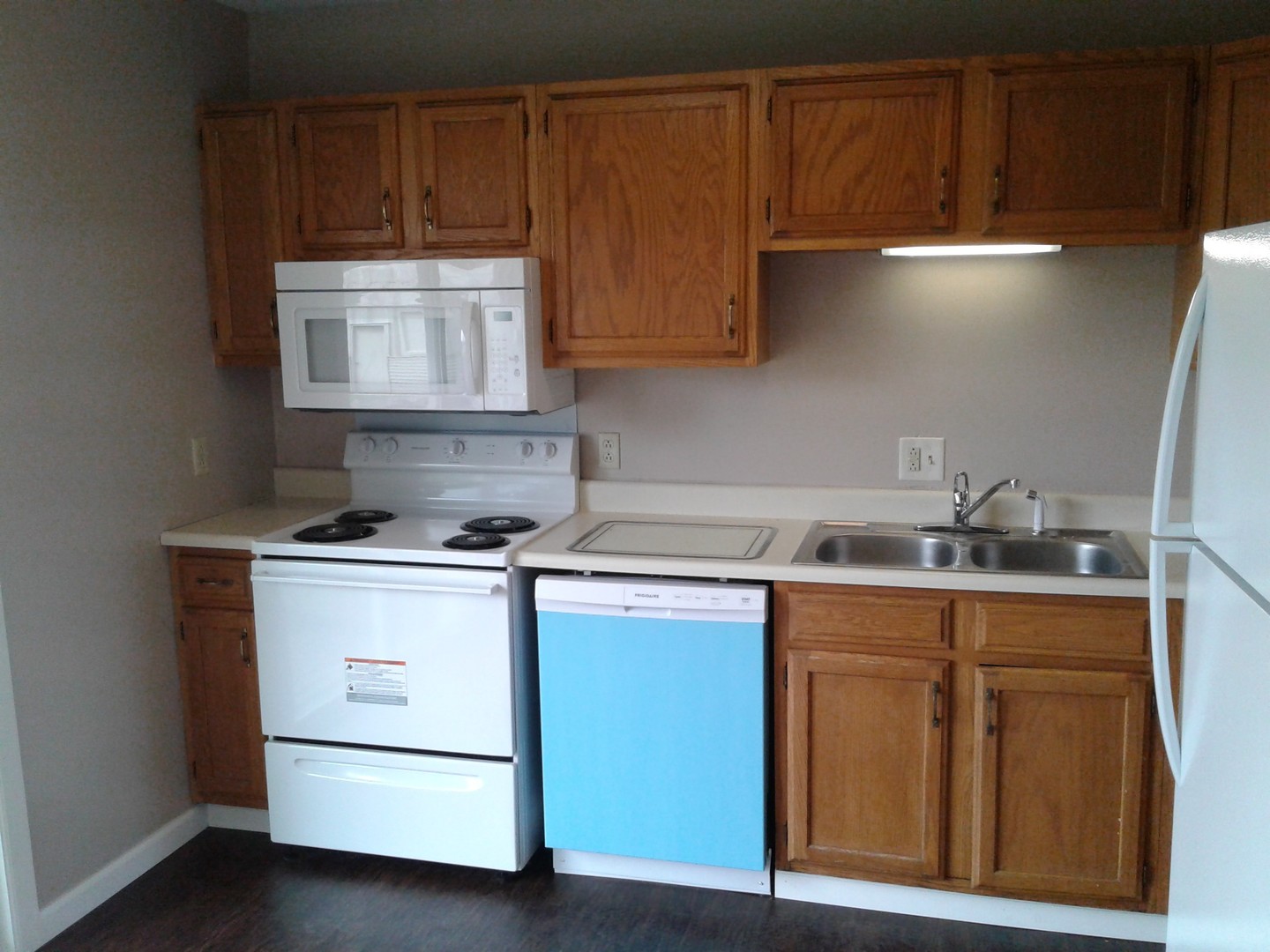 Bedford Apartment: 6th St. Apartments