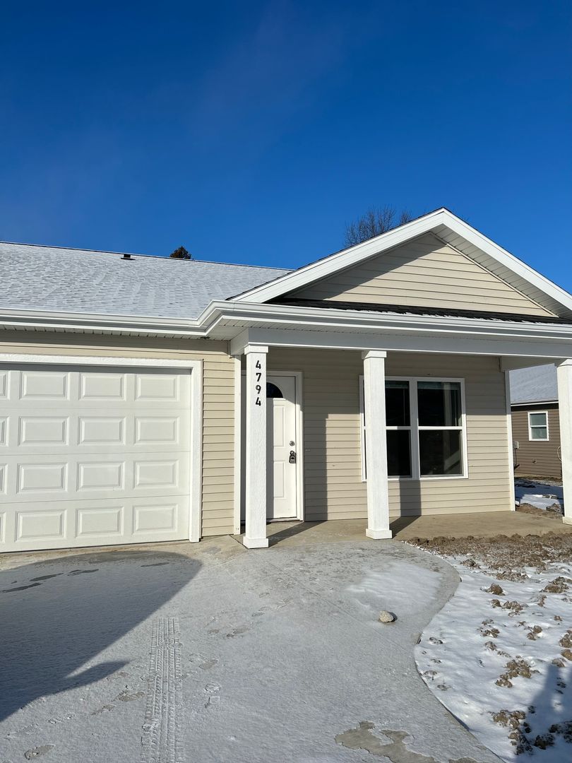 Fort Wayne Apartment: 4776-4827 Tyrone Road