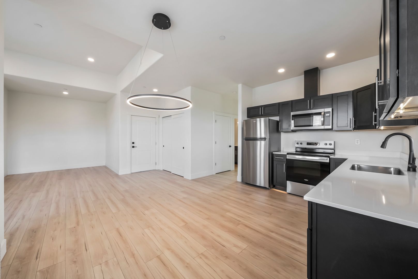 Redmond Apartment: 470 NW Fir Ave