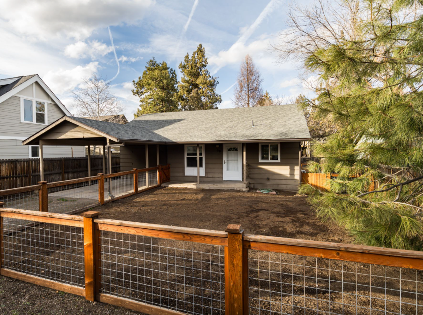 Bend House: 68 SW Cleveland Ave