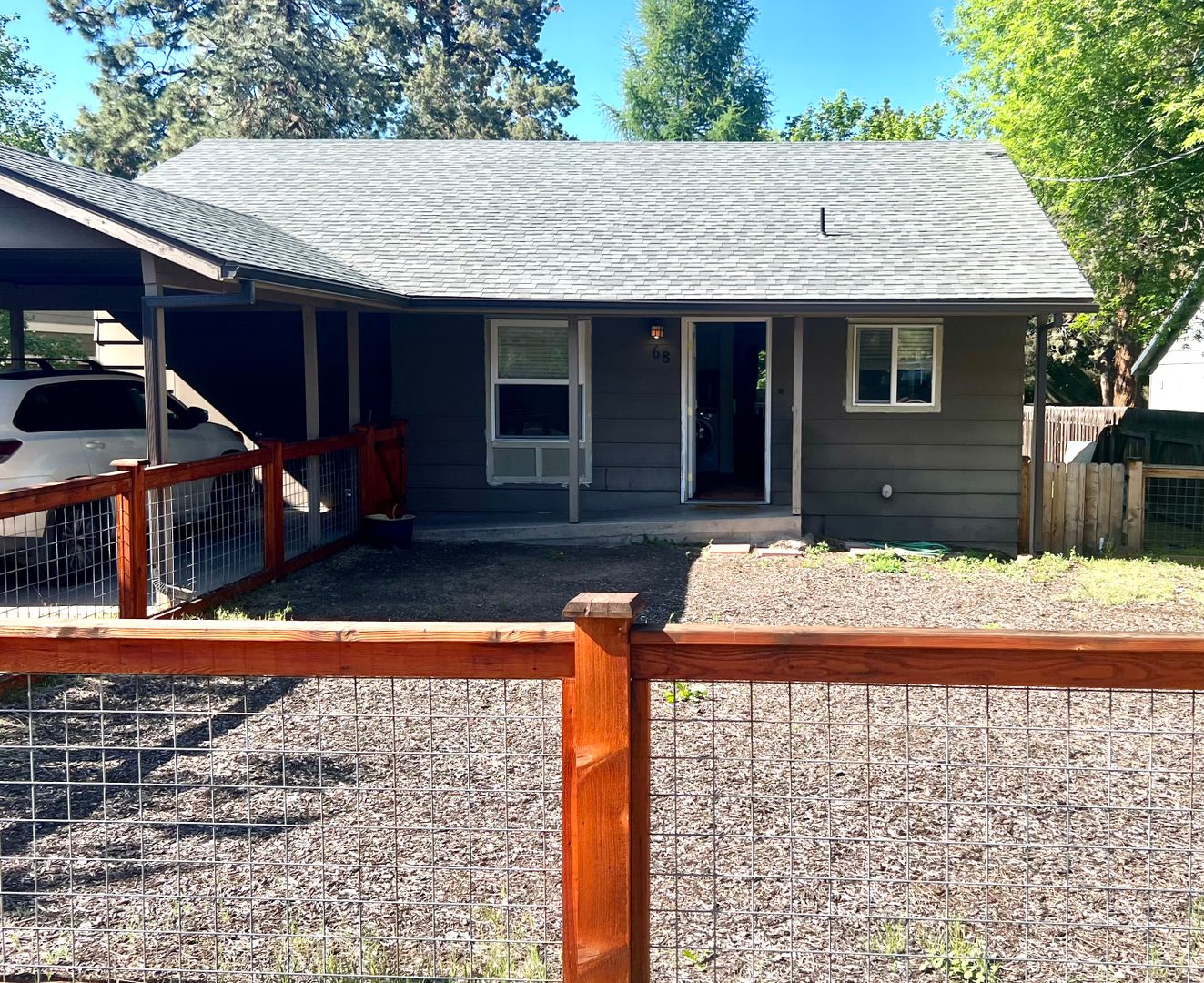 Bend House: 68 SW Cleveland Ave