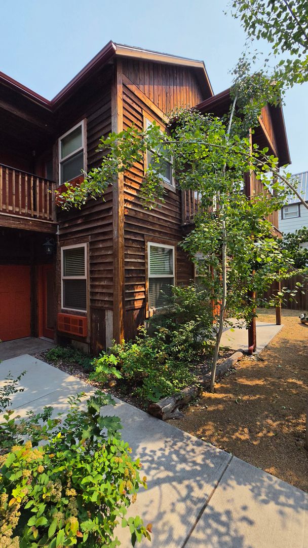 Missoula Apartment: 816 Palmer St