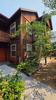 First Floor Unit on the Northside with AC – photo 1