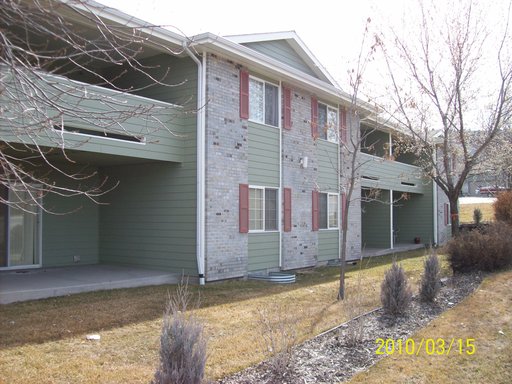Spacious Apartment with AC and a Garage – photo 1
