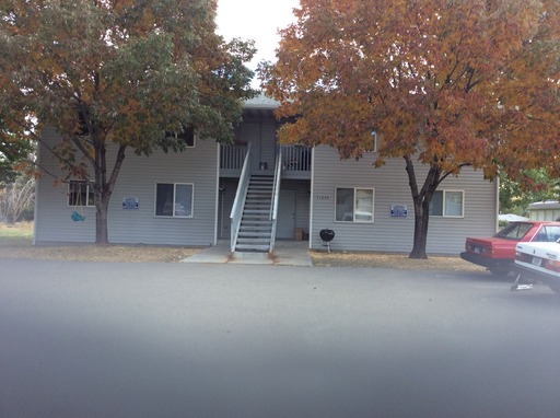 Spacious Two Bedroom Unit in Lolo