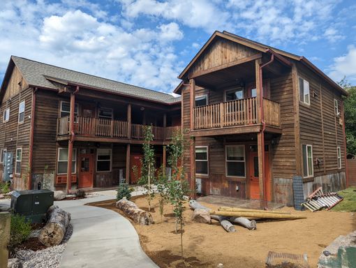 Second Floor Unit in Building on the Northside with AC – photo 1