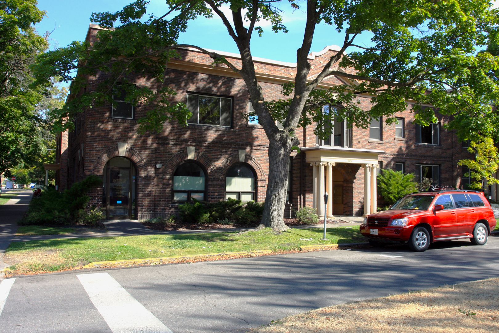 Missoula Apartment: 204 E Pine / 420 N Pattee