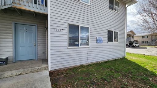 Spacious Main Floor Unit in Lolo