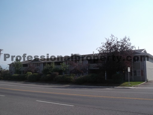 Two Bedroom with Fireplace and Garage – photo 1