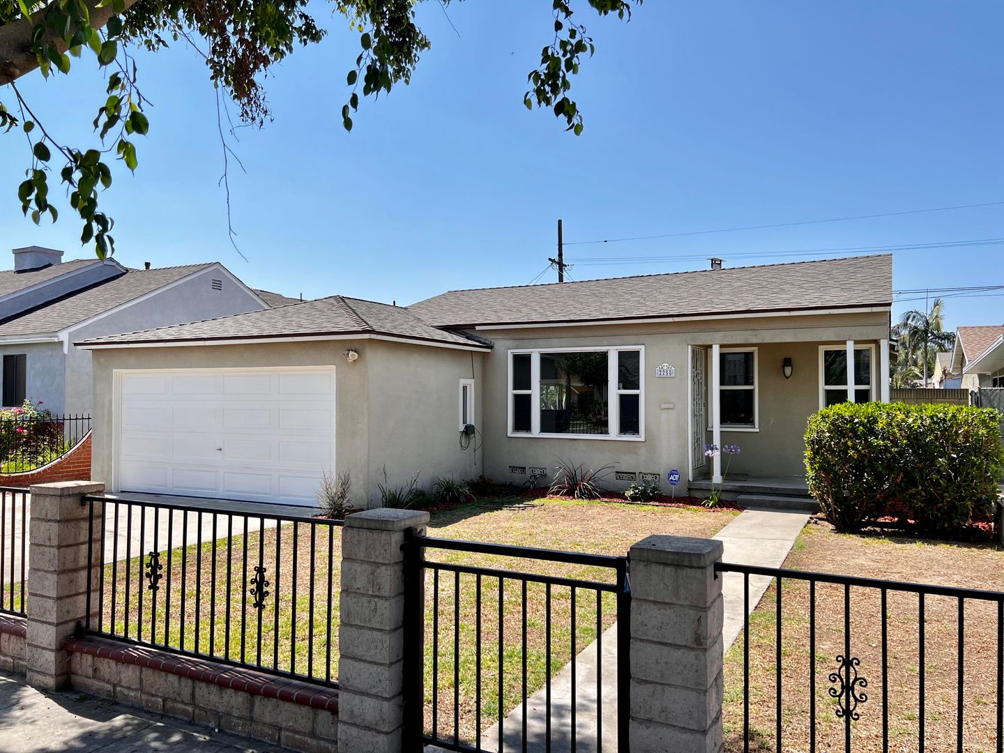 Long Beach House: 2258 E 65th Street