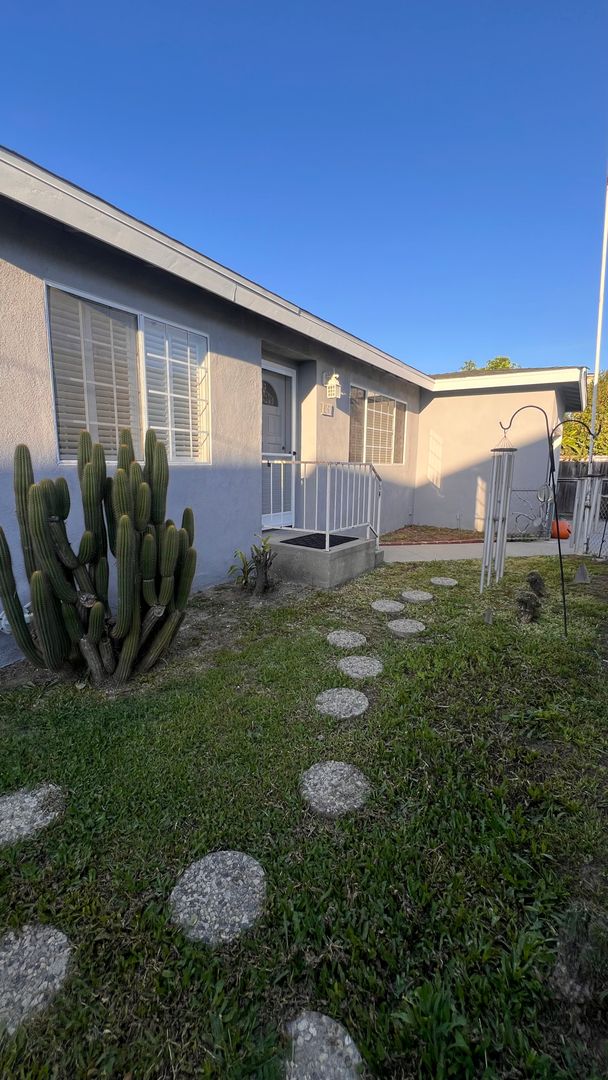 Torrance House: 4161 W. 182nd St