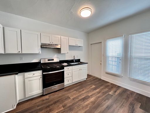 COMING SOON!!! Updated 3/1 Apartment in Gated multiplex – photo 1