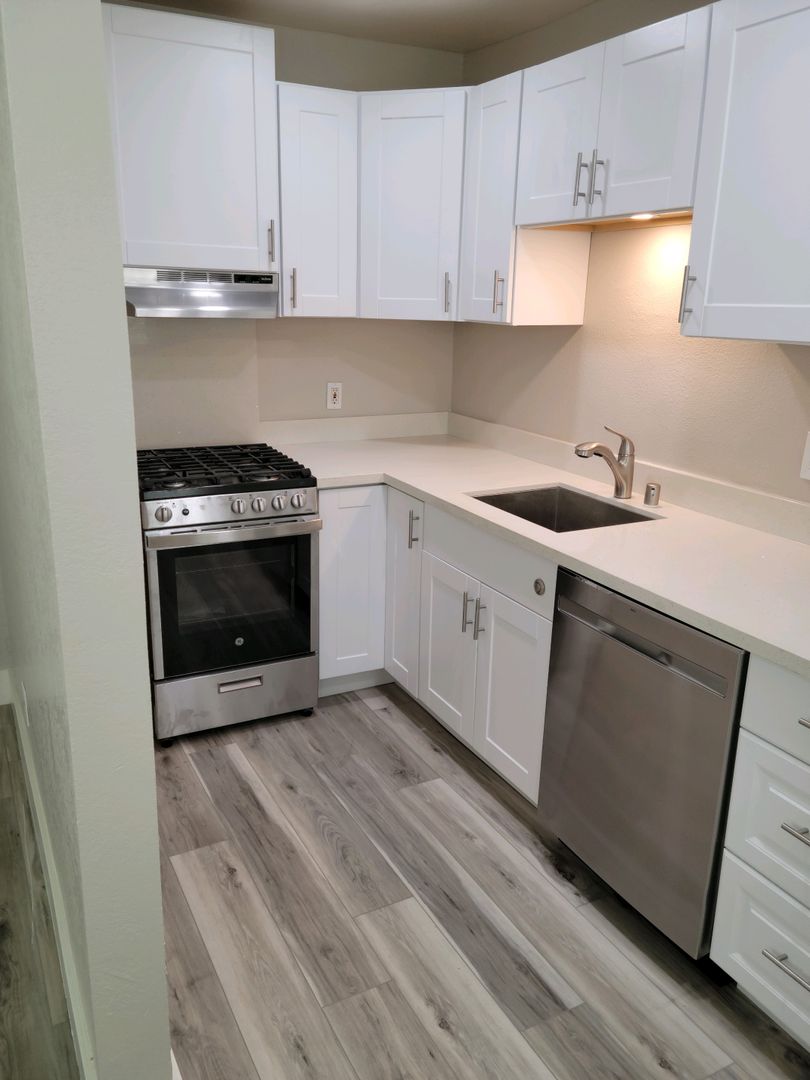 Los Angeles House: 3346 1/4 Gassen